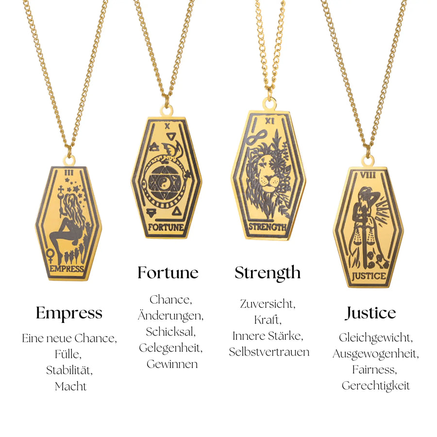Justice Tarotkarten Halskette aus 18K Gold - Ein einzigartiges Schmuckstück, das Gerechtigkeit und Ausgeglichenheit symbolisiert. Beschreibung