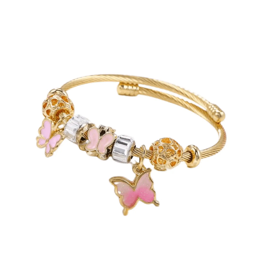 Pinkes Schmetterlingscharms-Armband, verstellbar und aus 18K Gold - Ein bezauberndes Accessoire für einen verspielten und eleganten Look.