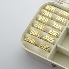 Ring mit Geburtsjahr - Verstellbarer Ring aus 18K Gold mit verschiedenen Jahren (1991-2004).
